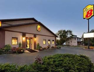 Super 8 By Wyndham Wall Bagian luar foto